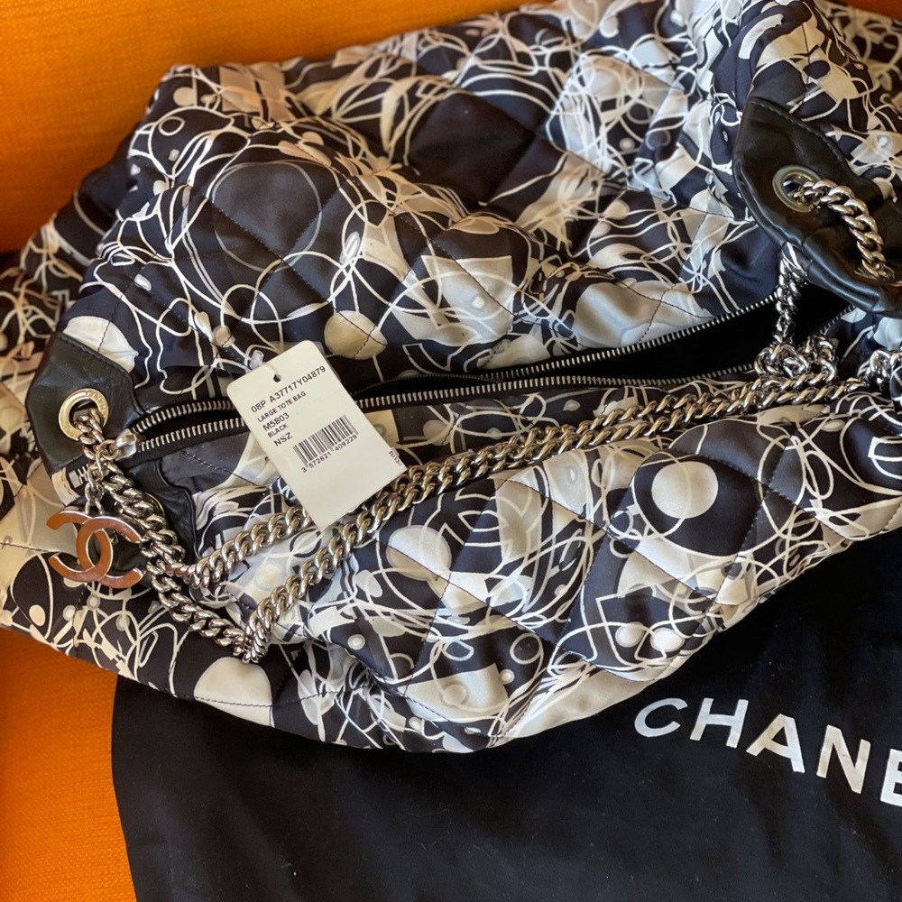 CHANEL ICONIC LOGO BAG💝HP